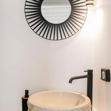 August Mykonos 公寓